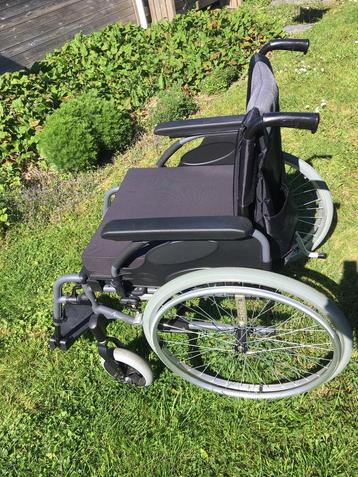 Fauteuil roulant pliable extra large 