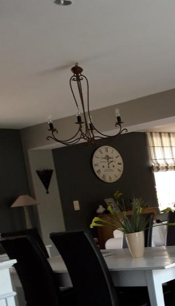 Lustre beschikbaar voor biedingen