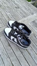 Nike Dunk Low Panda 42.5, Kleding | Heren, Schoenen, Ophalen of Verzenden, Nieuw, Nike low dunks