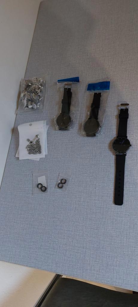 Horloge. Ringen. Kettingen.  Oorbellen., Handtassen en Accessoires, Horloges | Heren, Ophalen