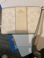 Coach lederen clutch / polstas beige – nieuwstaat, Handtassen en Accessoires, Tassen | Damestassen, Ophalen of Verzenden, Nieuw