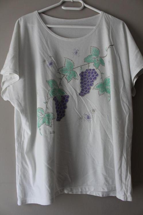 Witte t-shirt met druiventros op maat XL, Kleding | Dames, T-shirts, Gedragen, Maat 46/48 (XL) of groter, Wit, Korte mouw, Ophalen of Verzenden