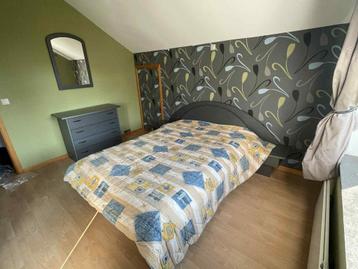 Chambre à coucher contemporaine double complète beschikbaar voor biedingen