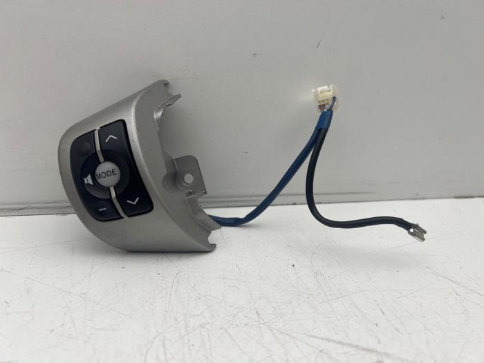 Interrupteur de volant d'un Toyota Yaris, Autos : Pièces & Accessoires, Commande, Toyota, Utilisé, 3 mois de garantie, Enlèvement ou Envoi