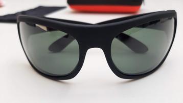 lunettes de soleil homme Polaroïd beschikbaar voor biedingen