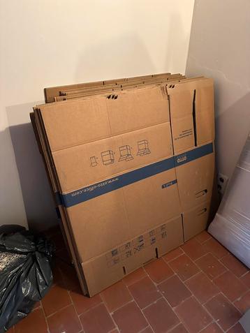 Verhuisdozen 20 stuks M en L beschikbaar voor biedingen