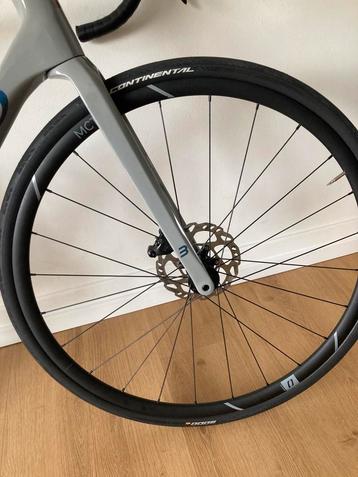 Microtech weg/gravel wielset beschikbaar voor biedingen