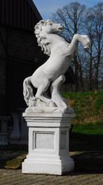 Beeld Paard op Sokkel - 160 cm - Steen, Tuin en Terras, Tuinbeelden, Ophalen of Verzenden, Steen