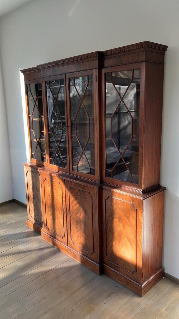 Vitrine, finition placage d'acajou, Maison & Meubles, Armoires | Vitrines, Utilisé, 150 à 200 cm, 150 à 200 cm, 25 à 50 cm, Enlèvement