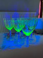 Uranium glazen 4 stuks, Antiek en Kunst, Antiek | Glaswerk en Kristal, Ophalen