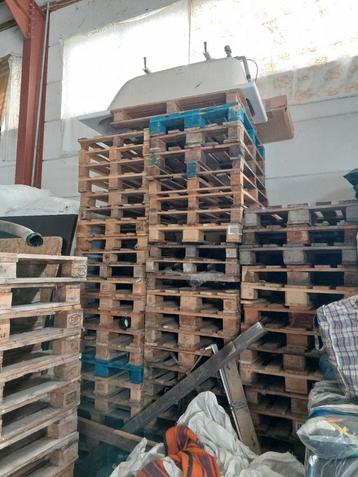 Mix van Euro en niet Euro palletten  beschikbaar voor biedingen