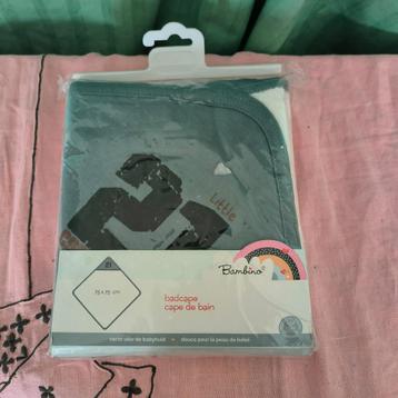 Baby badcape van merk "Bambina" (75cm*75cm) beschikbaar voor biedingen