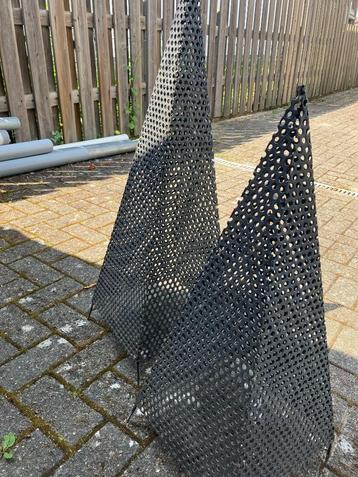 Metalen steun voor planten  beschikbaar voor biedingen