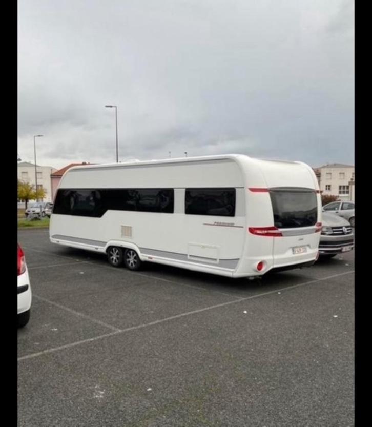 Caravan Hobby 650 staat al in Spanje, Caravans en Kamperen, Caravans, Particulier, tot en met 4, 1500 - 2000 kg, Standaardzit