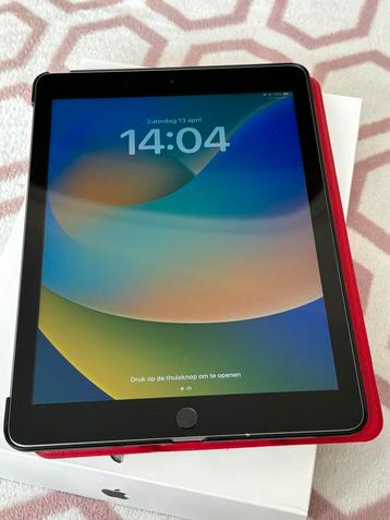 Nieuwstaat iPad 6 Wifi 32 gb compleet extra bookcase 139 € 