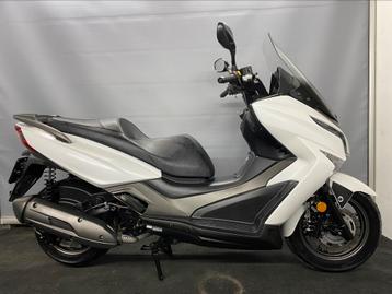 KYMCO X-TOWN 2700KM PERFECTE STAAT *** garantie *** beschikbaar voor biedingen