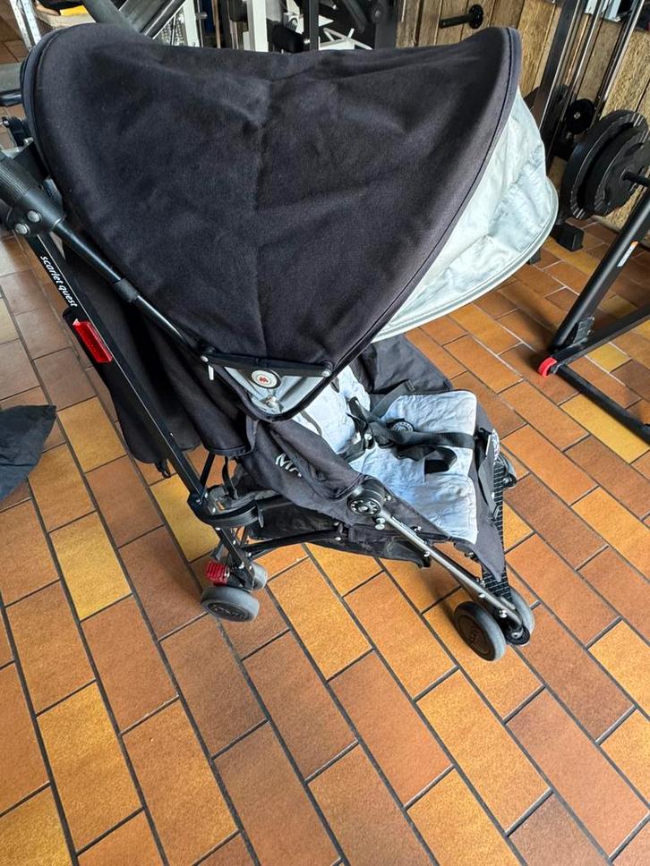 Maclaren scarlet Quest incl. Kussen/Mandje/regen-windcape, Kinderen en Baby's, Buggy's, Gebruikt, Maclaren, Ophalen