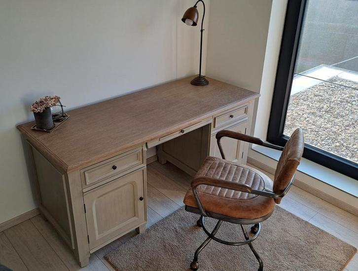 Prachtige nieuwe bureau met passende stoel, Huis en Inrichting, Bureaus, Nieuw, Bureau, In hoogte verstelbaar, Ophalen