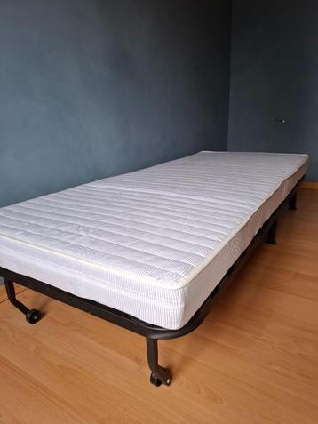 Ikea slaapzetel + matras beschikbaar voor biedingen
