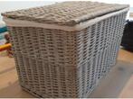 Grote rieten mand met binnenbekleding, Huis en Inrichting, Ophalen, Mand, Zo goed als nieuw, Riet