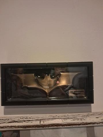 Statue de Far Cry 6 et logo de Batman, Enlèvement