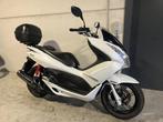 Honda Pcx125 met handige topcase (bj 2013), Motoren, Motoren | Honda, Scooter, Bedrijf, 125 cc, 11 kW of minder