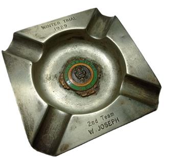 WINTERPROEF 1929 2E TEAM W. JOSEPH REGN METALEN ASBAK beschikbaar voor biedingen