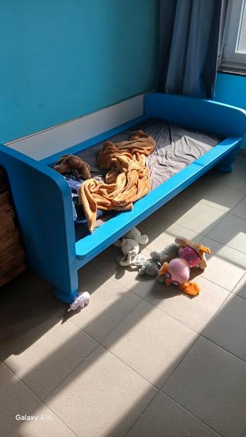 Kinderbedje weg wegens aankoop 1p bed  beschikbaar voor biedingen