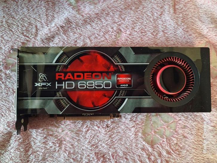 Videokaart Radeon HD 6950 2 Giga DDR5, Computers en Software, Videokaarten, Gebruikt, AMD, Overige typen, GDDR5, HDMI, DVI, Ophalen of Verzenden