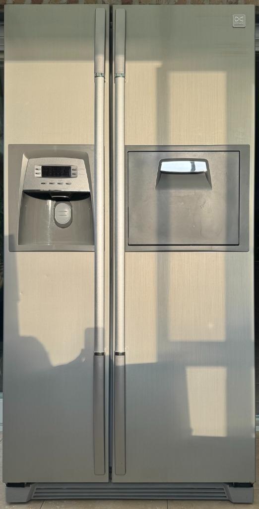 Amerikaanse koelkast Daewoo, Elektronische apparatuur, Koelkasten en IJskasten, Gebruikt, Met aparte vriezer, 200 liter of meer