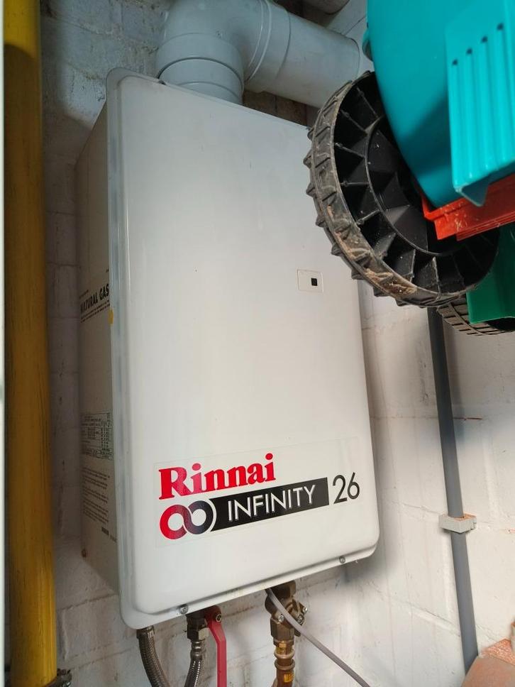 Rinnai Infinity 26 gasbrander doorstromer, Doe-het-zelf en Bouw, Chauffageketels en Boilers, Gebruikt, Boiler, Aardgas, 20 tot 100 liter