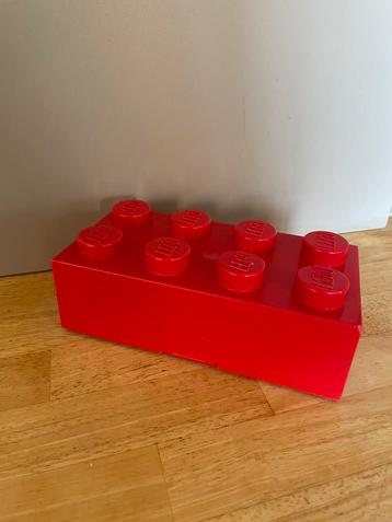 Lego brooddoos  beschikbaar voor biedingen
