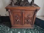 Antieke.dressoir met prachtig houtsnijwerk, Huis en Inrichting, Ophalen, Gebruikt