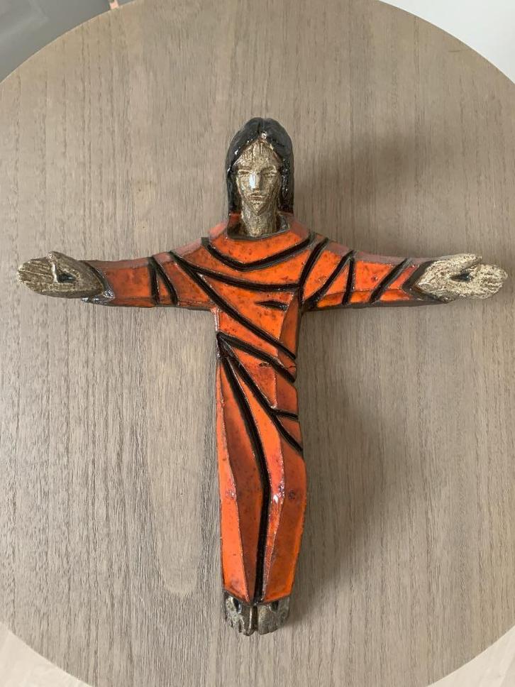 Gesigneerd keramisch Christusbeeld – Karel Gomes (ca. 1960-1, Antiek en Kunst, Antiek | Keramiek en Aardewerk, Ophalen of Verzenden