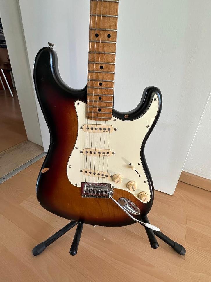 Fender Stratocaster Player Series (Mexico, 2019) – Sunburst, Muziek en Instrumenten, Snaarinstrumenten | Gitaren | Elektrisch
