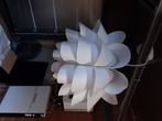 Witte decoratieve hanglamp (ikea), Huis en Inrichting, Ophalen, Zo goed als nieuw