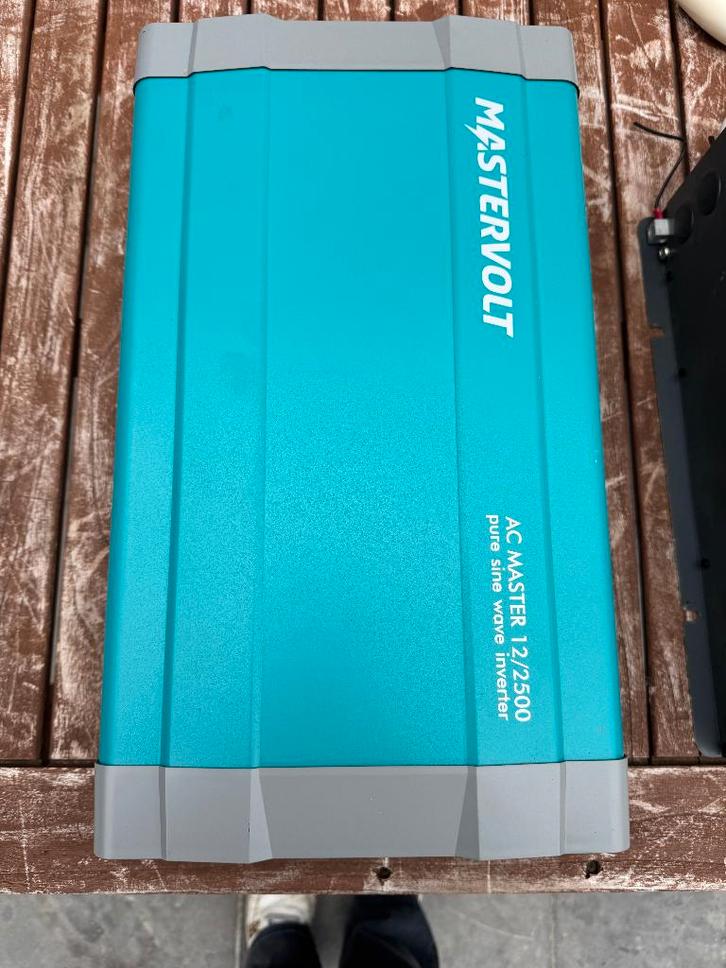 Omvormer elektriciteit Mastervolt AC Master 12/2500, Caravans en Kamperen, Overige Caravans en Kamperen, Gebruikt, Ophalen