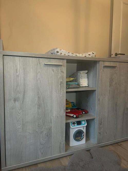 Kast / Tafel kinderpamper verversing, Kinderen en Baby's, Kinderkamer | Overige Meubels, Zo goed als nieuw, Kast, Ophalen