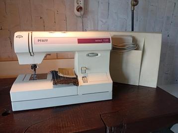 Pfaff Select 1530 IDT naaimachine beschikbaar voor biedingen