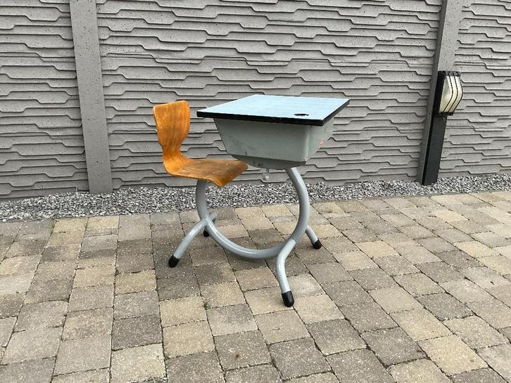 Vintage design kinder bureau Jaren 60/70, Huis en Inrichting, Bureaus, Bureau, Ophalen