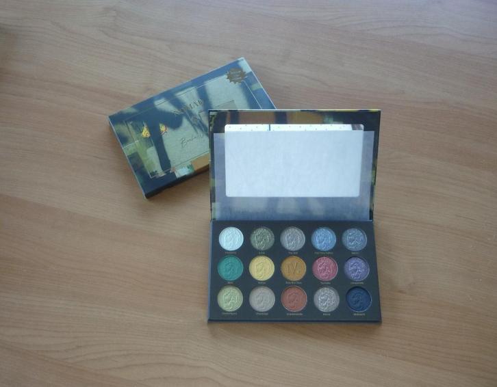 Nomad cosmetics Berlin untergrund intense oogschaduw palette, Bijoux, Sacs & Beauté, Beauté | Cosmétiques & Maquillage, Enlèvement ou Envoi