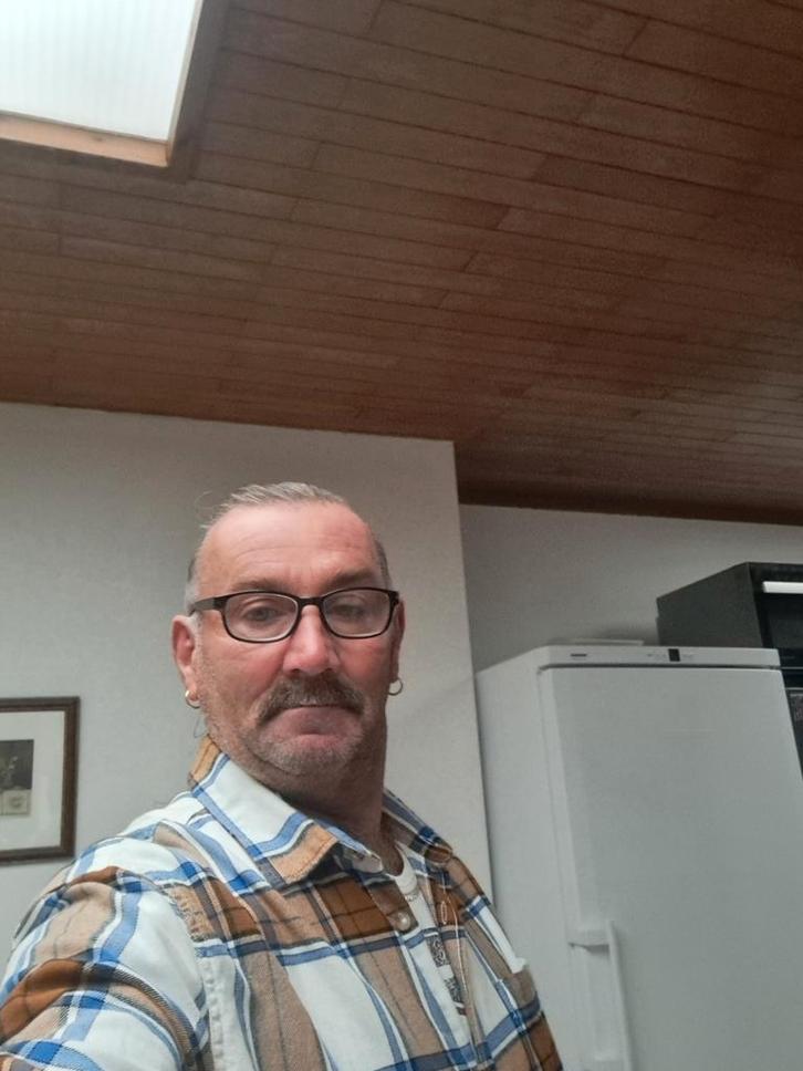 Man zoek vrouw voor vaste Relatie of Lat-Relatcie, Contacten en Berichten, Man zoekt Vrouw