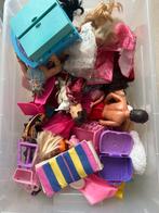 Doos vol barbies, Kinderen en Baby's, Speelgoed | Poppen, Ophalen, Zo goed als nieuw