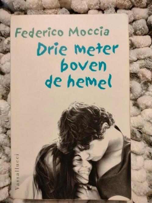 Frederico Moccia - Drie meter boven de hemel, Boeken, Romans, Zo goed als nieuw, Ophalen of Verzenden