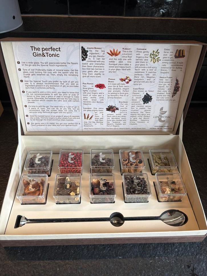 Toque Gin & Tonic Box met botanicals kruidenset & lepel, Diversen, Levensmiddelen, Ophalen
