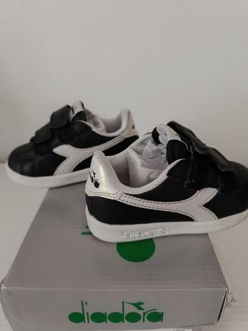 Chaussures enfant T.24.5 DIADORA