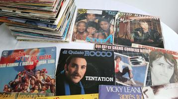 Diverse vintage 45T vinylplaten beschikbaar voor biedingen