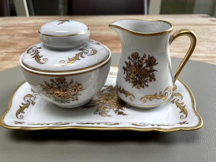 Limoges – Melkkan en suikerpot op schoteltje, Antiek en Kunst, Antiek | Porselein, Ophalen of Verzenden