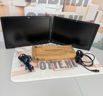 2 Beeldschermen Monitors met standaard HP LE2201W Widescreen beschikbaar voor biedingen