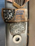 Lange bouten met moeren, Doe-het-zelf en Bouw, Ophalen, Zo goed als nieuw